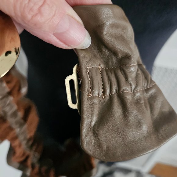 Vintage Leather Elastic Belt With Gold Tone Buckle - Picture 6 of 7